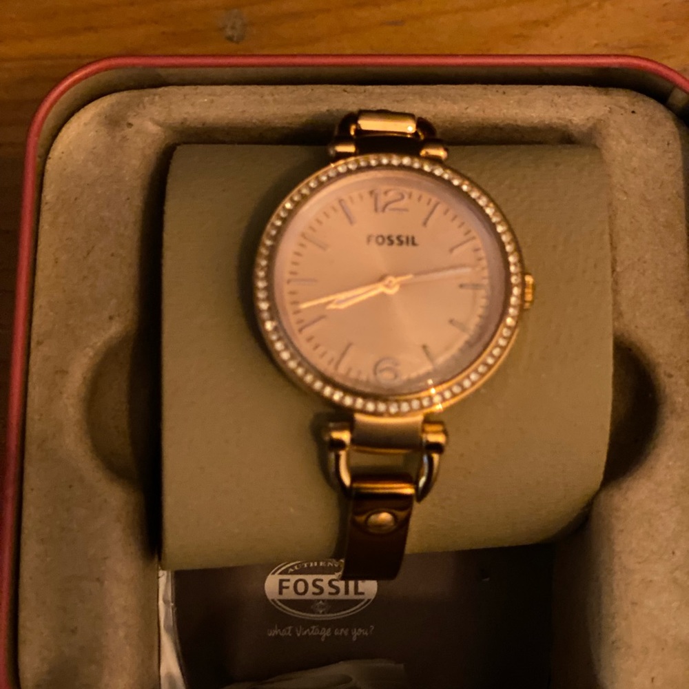 Women’s fossil rose gold watch